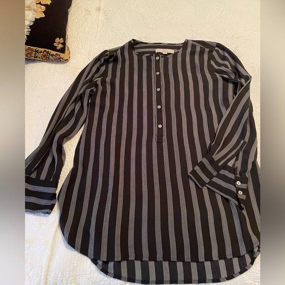 Loft Blouse LP - Picture 2 of 3